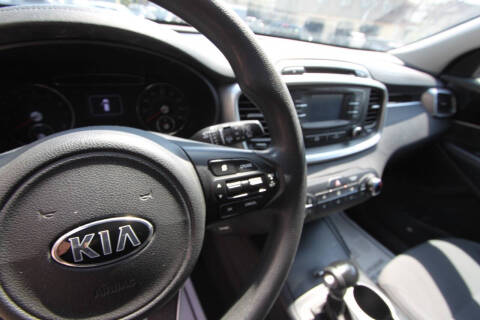 2017 Kia Sorento LX