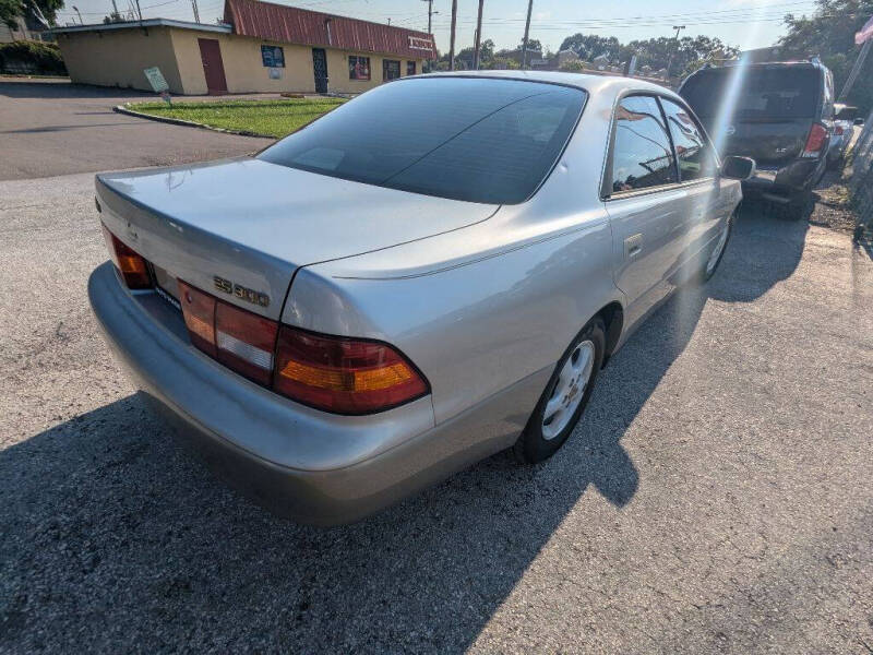 1999 Lexus ES 300