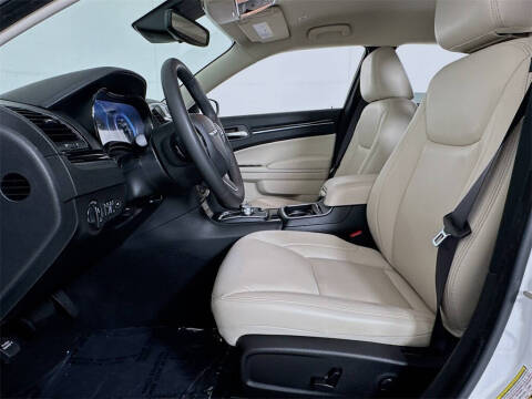 2023 Chrysler 300 Touring L