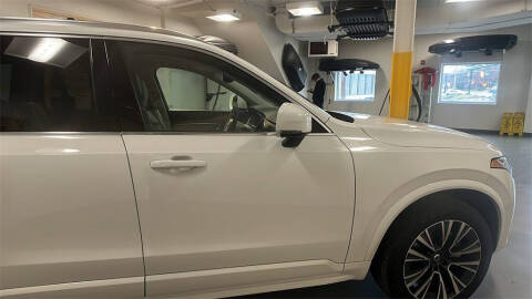 2022 Volvo XC90 T6 Momentum 7-Passenger