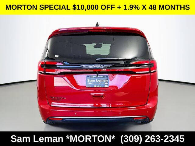 2026 Chrysler Pacifica Select