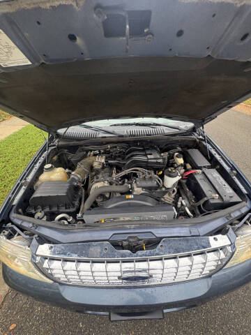 2004 Ford Explorer XLT