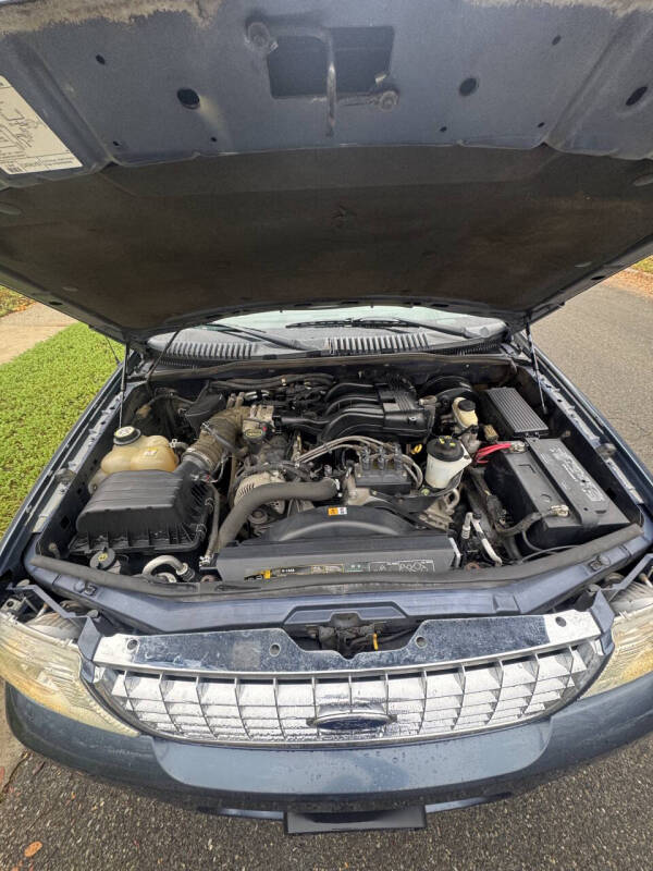 2004 Ford Explorer XLT