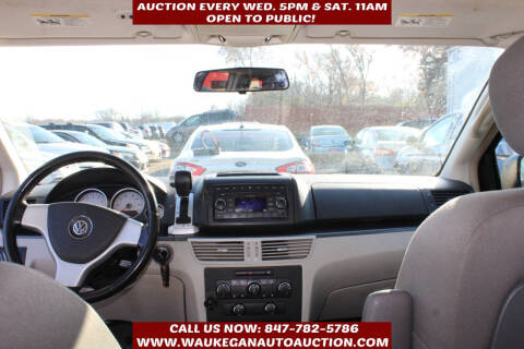 2009 Volkswagen Routan SE
