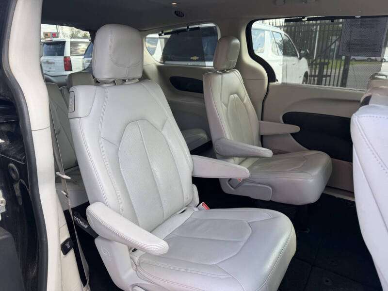 2018 Chrysler Pacifica Touring L Plus