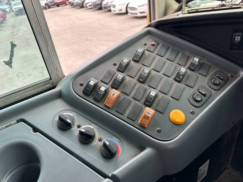 2010 IC Bus CE Series