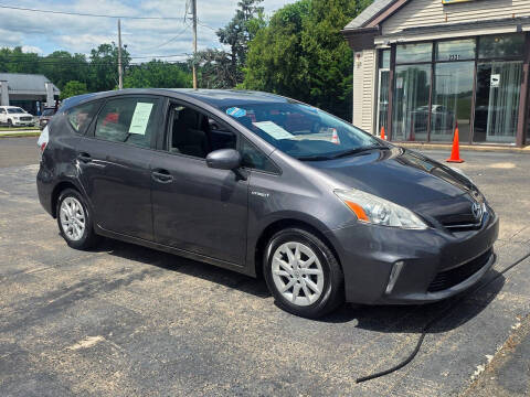 2014 Toyota Prius v Five