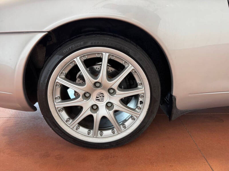 2001 Porsche 911 Carrera