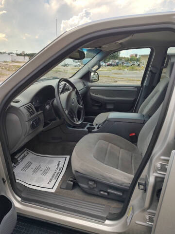 2004 Ford Explorer XLT