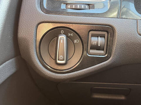 2017 Volkswagen Golf GTI Sport