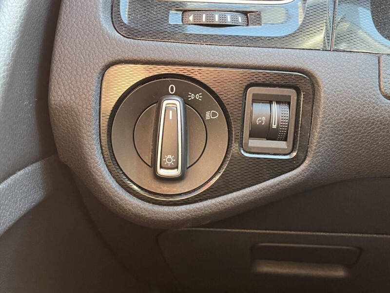 2017 Volkswagen Golf GTI Sport