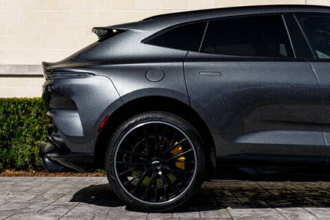 2023 Aston Martin DBX 707