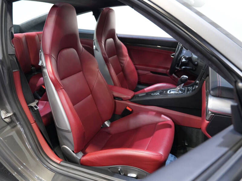 2017 Porsche 911 Carrera 4S