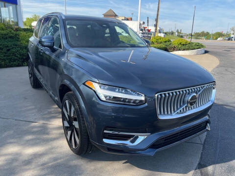 2023 Volvo XC90 Recharge T8 Ultimate Bright Theme 7P