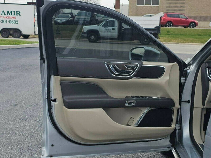 2018 Lincoln Continental Select