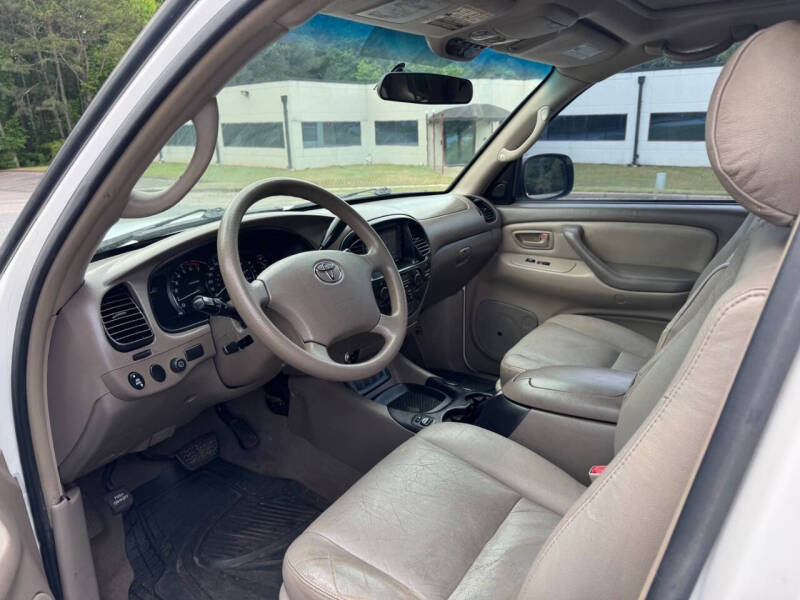 2005 Toyota Sequoia SR5