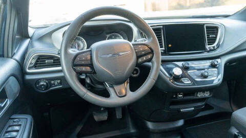 2024 Chrysler Pacifica Touring