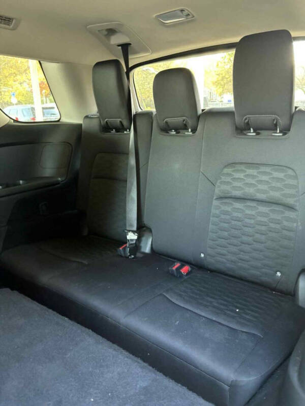 2024 Nissan Pathfinder S