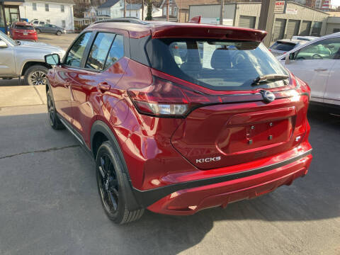 2024 Nissan Kicks SR