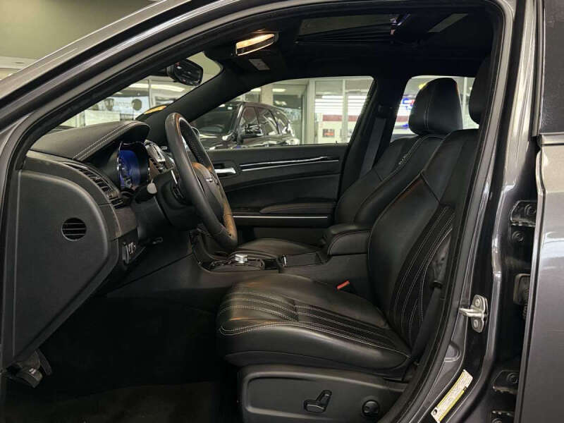 2022 Chrysler 300 S V6