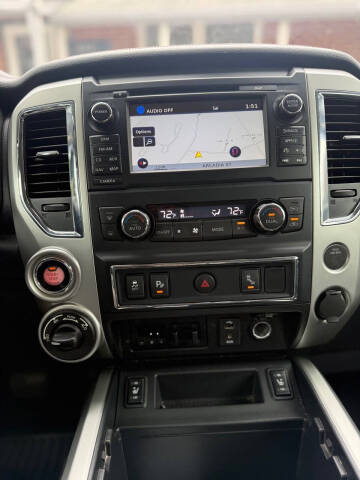 2017 Nissan Titan SL