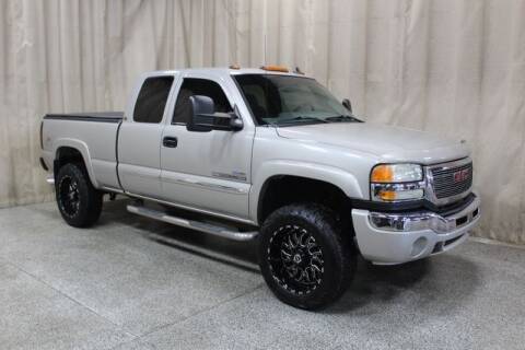 2007 GMC Sierra 2500HD Classic for sale at AutoLand Outlets Inc in Roscoe IL