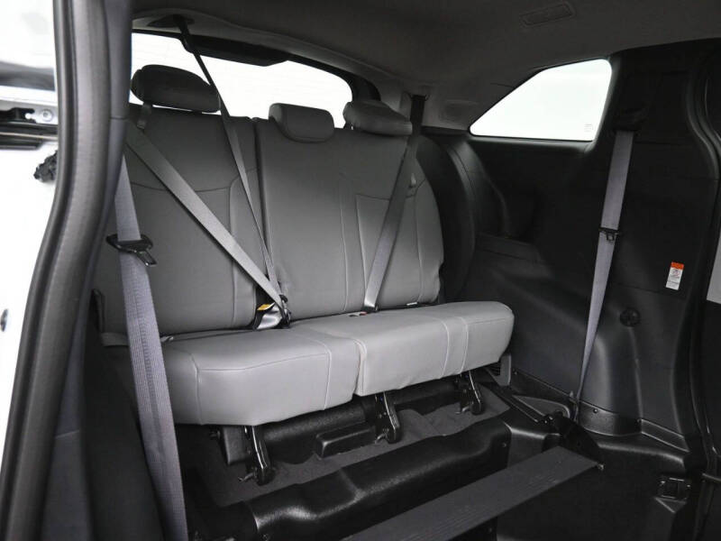 2025 Toyota Sienna XLE 7-Passenger