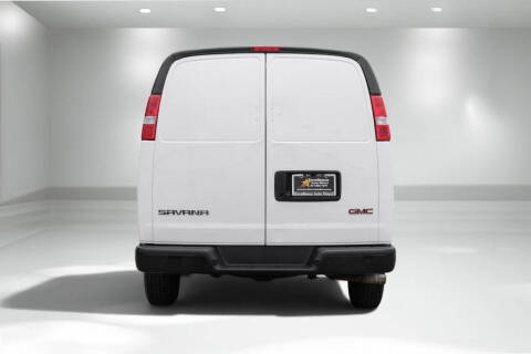 2022 GMC Savana 2500
