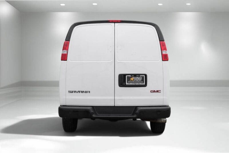 2022 GMC Savana 2500
