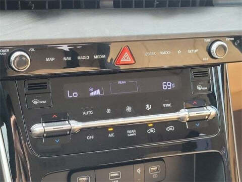 2023 Kia Carnival EX