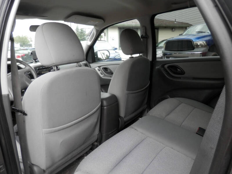 2005 Ford Escape XLT