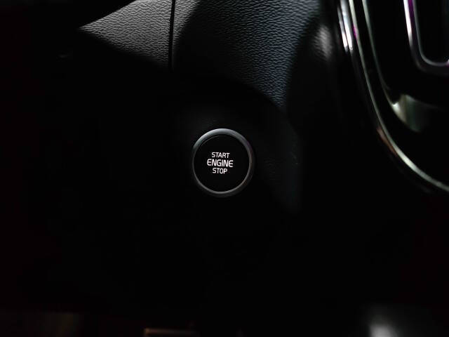 2020 Volvo XC40 T4 R-Design