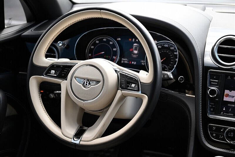 2019 Bentley Bentayga 17
