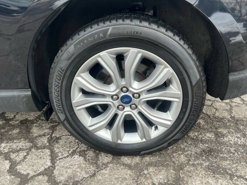 2022 Ford Edge Titanium