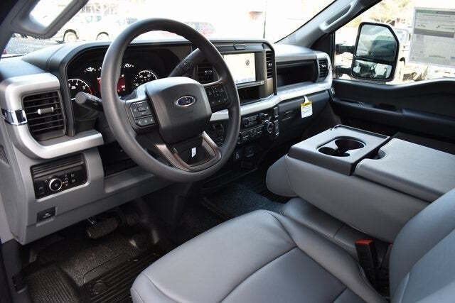 2025 Ford F-350 Super Duty XL