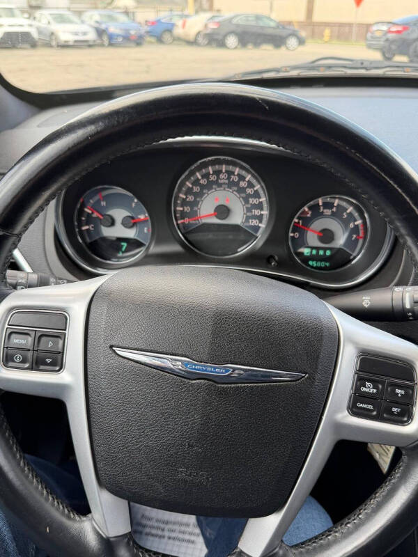 2013 Chrysler 200 Touring