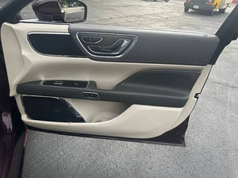 2017 Lincoln Continental Select