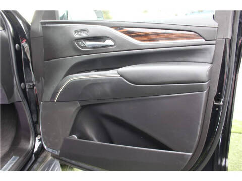 2023 Cadillac Escalade ESV Luxury