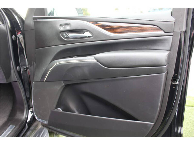 2023 Cadillac Escalade ESV Luxury