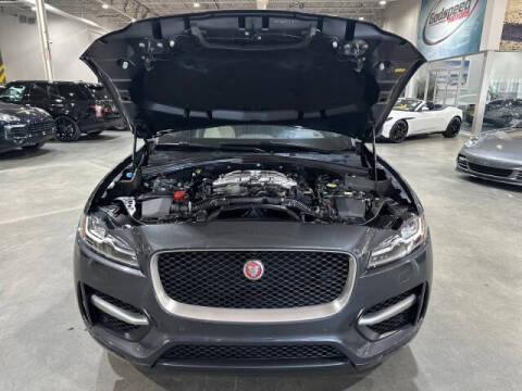 2017 Jaguar F-PACE 35t R-Sport