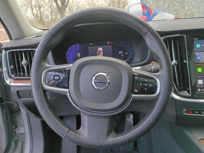 2025 Volvo V60 Cross Country B5 Plus