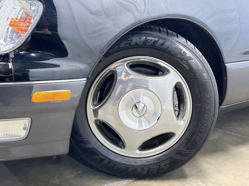 1999 Lexus LS 400