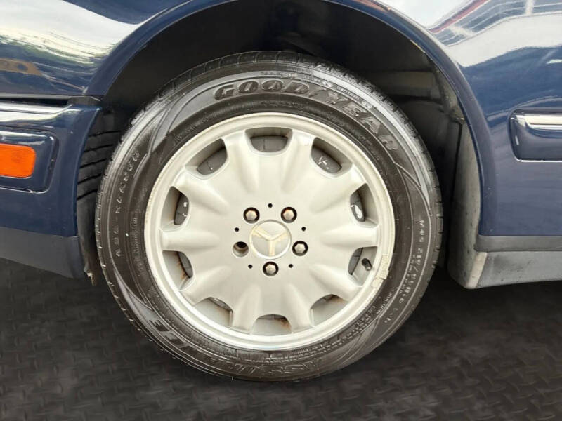 1999 Mercedes-Benz E-Class E 320