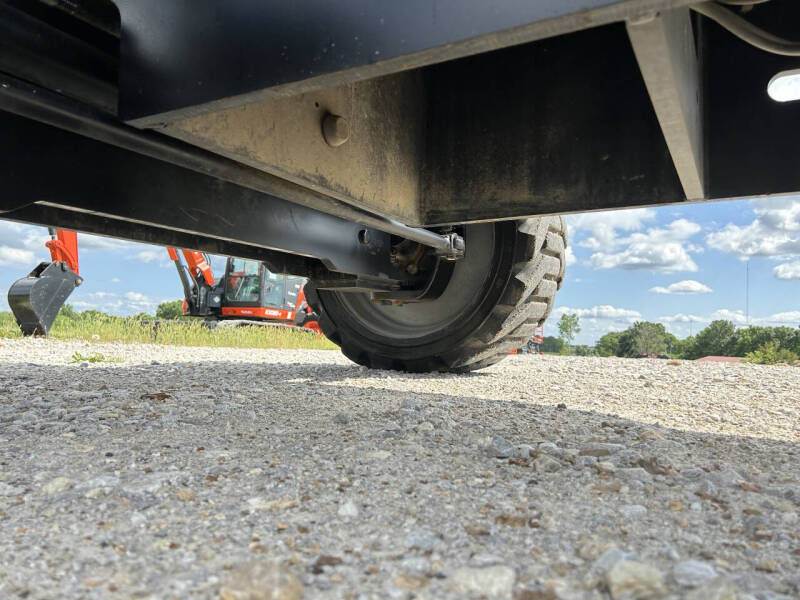 2017 Genie 65' Manlift