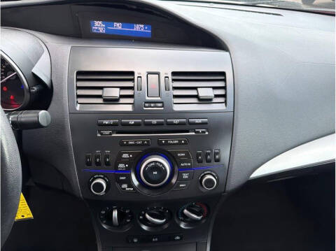 2013 Mazda MAZDA3 i SV