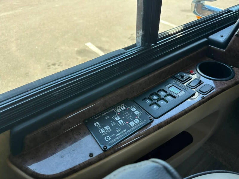 2014 Freightliner XCR Chassis