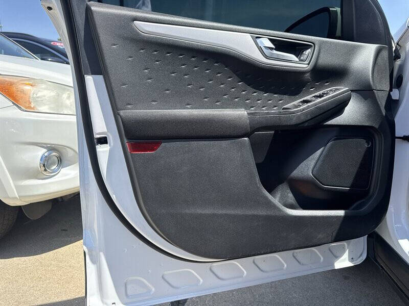 2020 Ford Escape SE