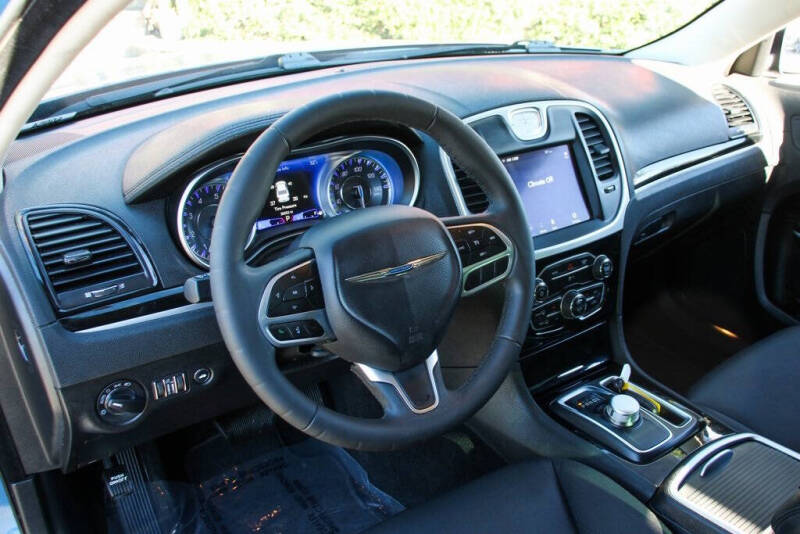 2023 Chrysler 300 Touring