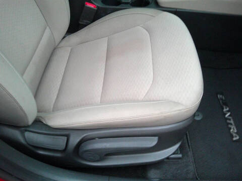 2020 Hyundai Elantra SE