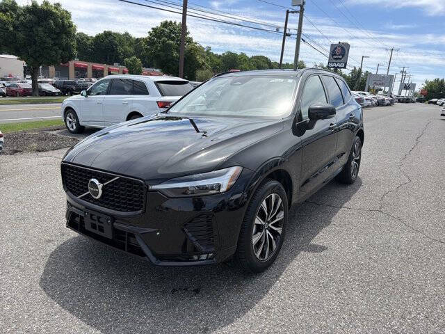 2025 Volvo XC60 B5 Plus Dark Theme